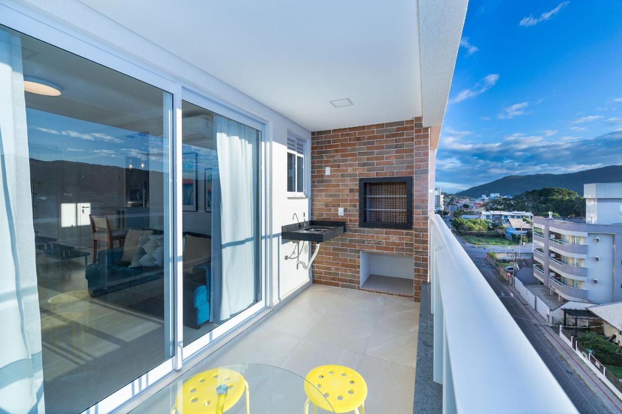 Terrazzo 602B: Beachfront Duplex with Pool and Fitness Center Bombinhas Exterior photo