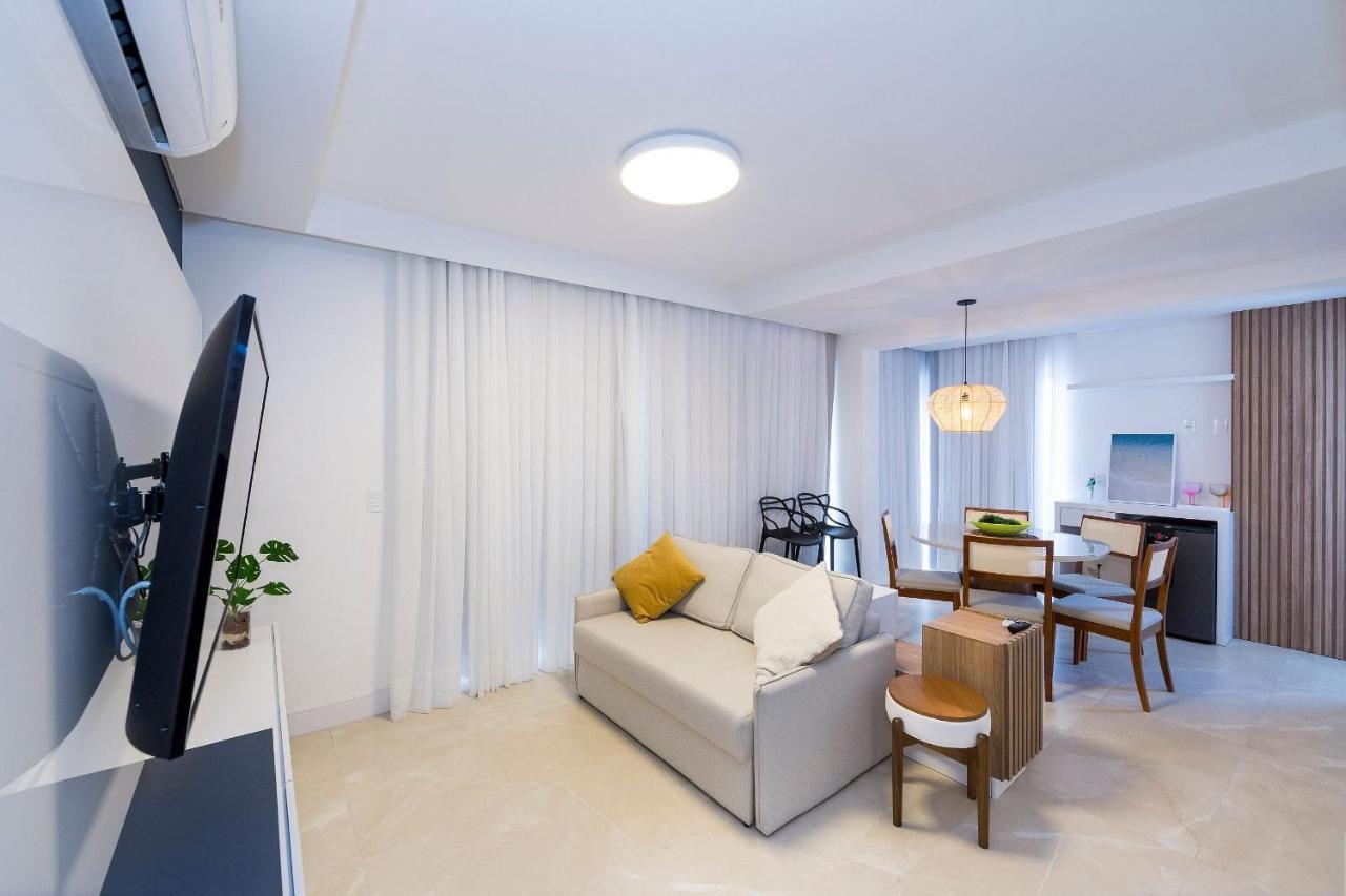 Terrazzo 602B: Beachfront Duplex with Pool and Fitness Center Bombinhas Exterior photo