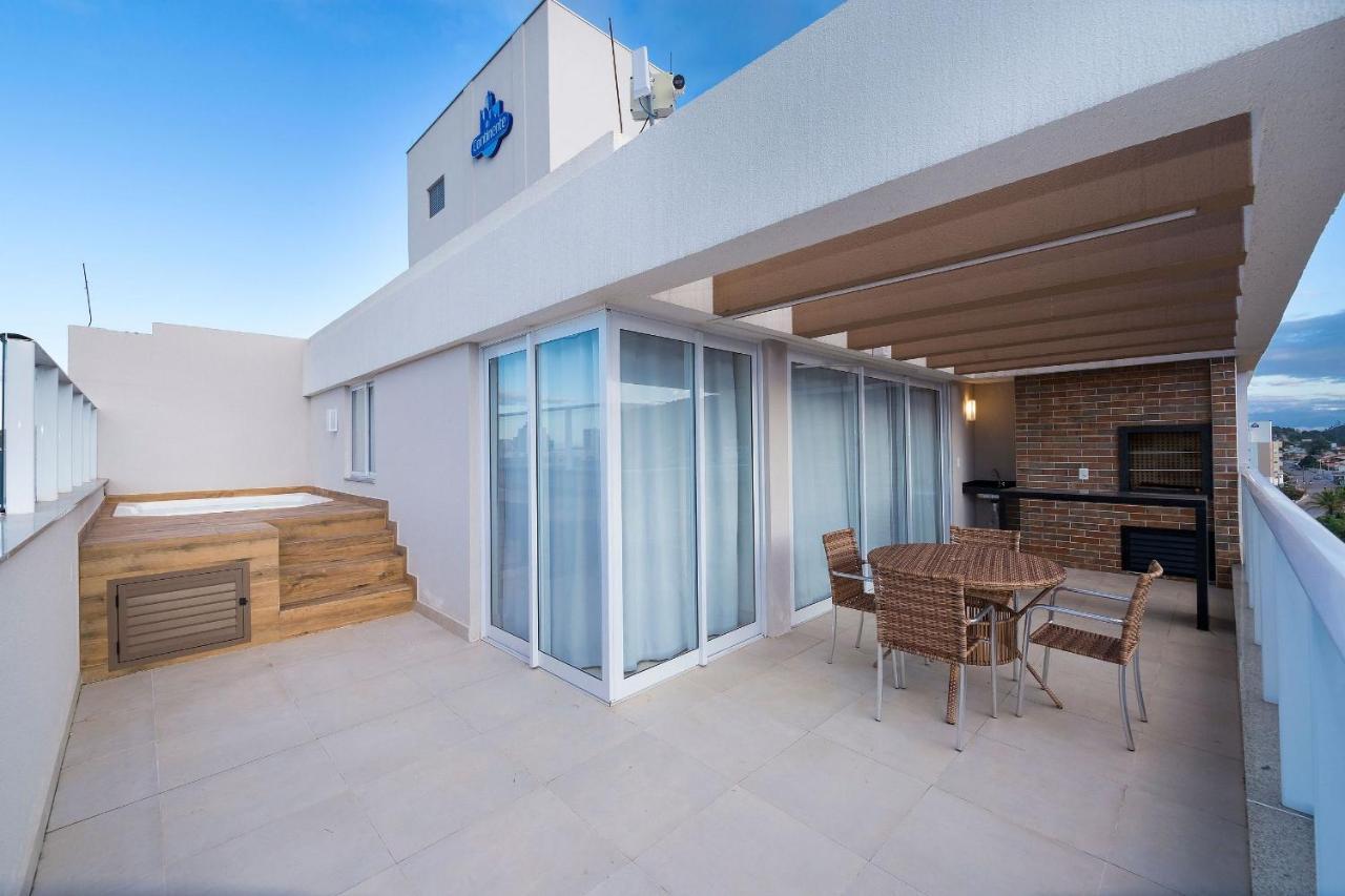 Terrazzo 602B: Beachfront Duplex with Pool and Fitness Center Bombinhas Exterior photo