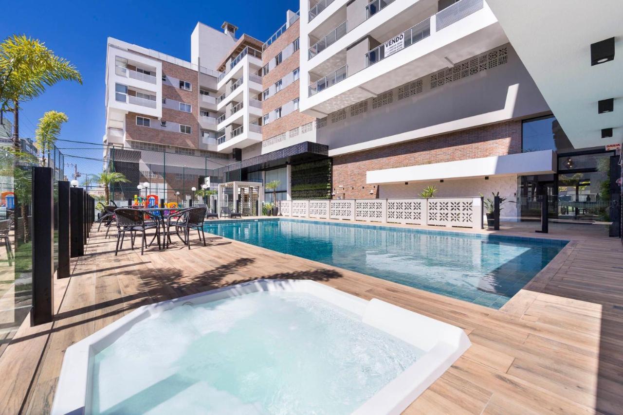 Terrazzo 602B: Beachfront Duplex with Pool and Fitness Center Bombinhas Exterior photo