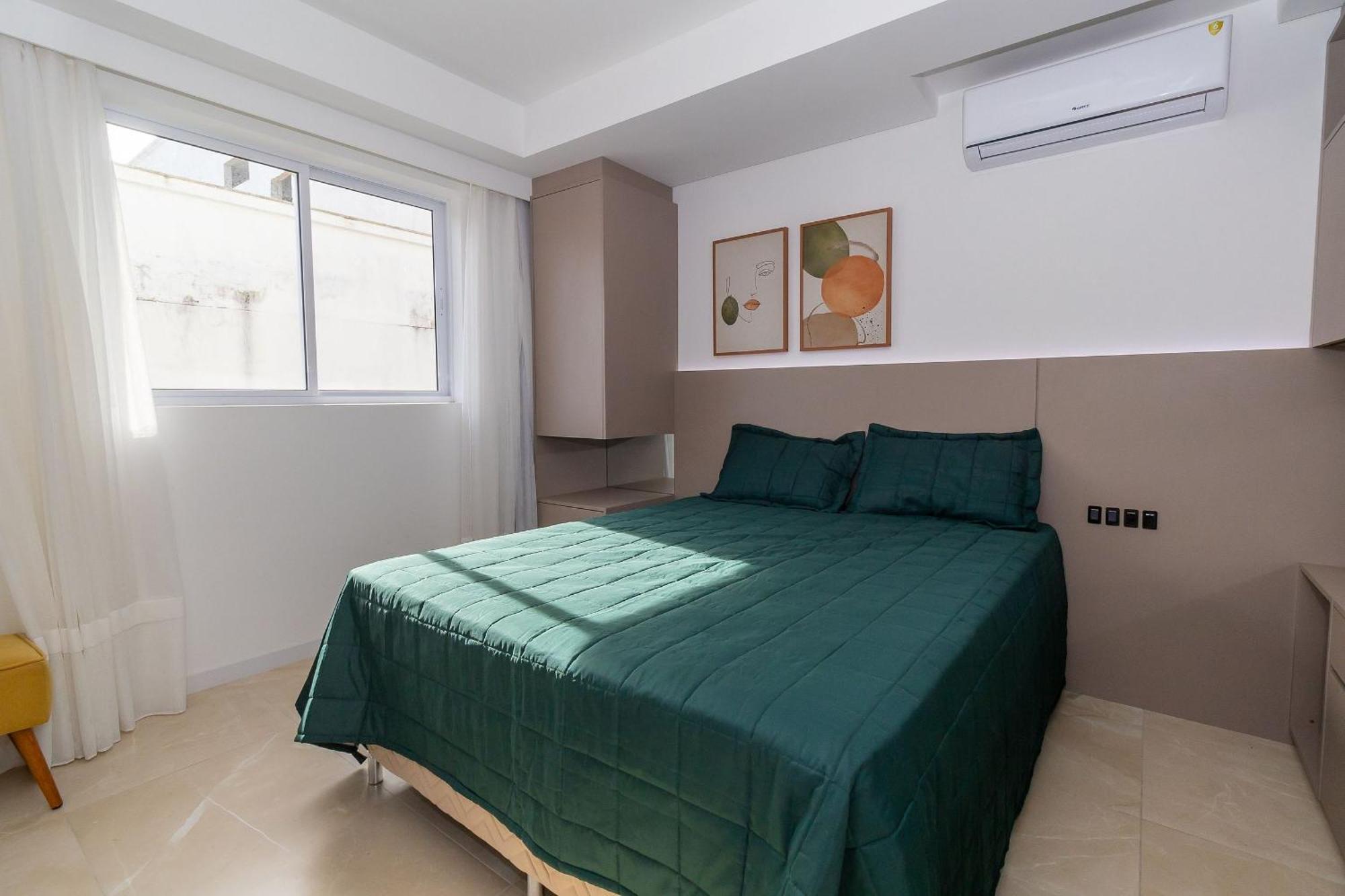 Terrazzo 602B: Beachfront Duplex with Pool and Fitness Center Bombinhas Exterior photo